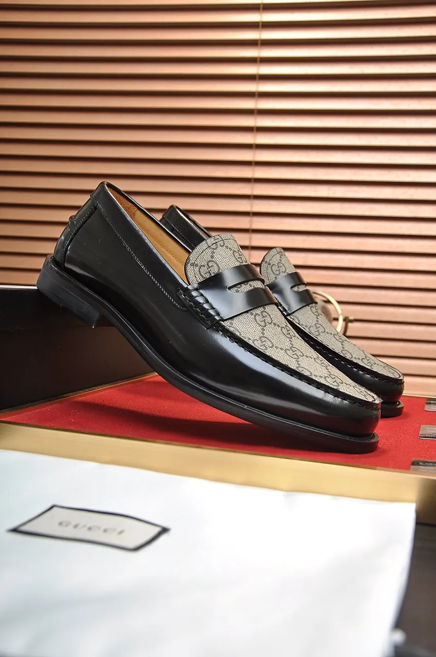 Men's shoes💰560💶Italy's top luxury men's shoe giant (GUCCI) (Gucci) (full cowhide lining) new arrival🍃Original European style🔰 Pleasant to the eye😍In order to make the shoes more durable and non-deformable🌀The production continues to follow traditional methods but there is still no lack of innovation💪Choose original sheepskin for the leather♻️ Smooth and natural And extra bright ⭐Made of imported cowhide, the first choice of rich people 38-45 (45 customized)